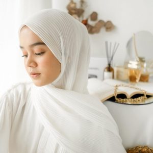 Tren Hijab fashion sederhana menggunakan pasmina