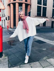 Tren Hijab fashion dengan Outfit Oversize